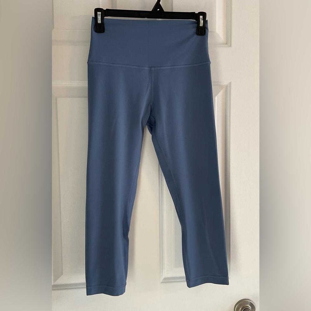 Lululemon Athletica Workout/Yoga/Pilates Legging, Size 8, Blue